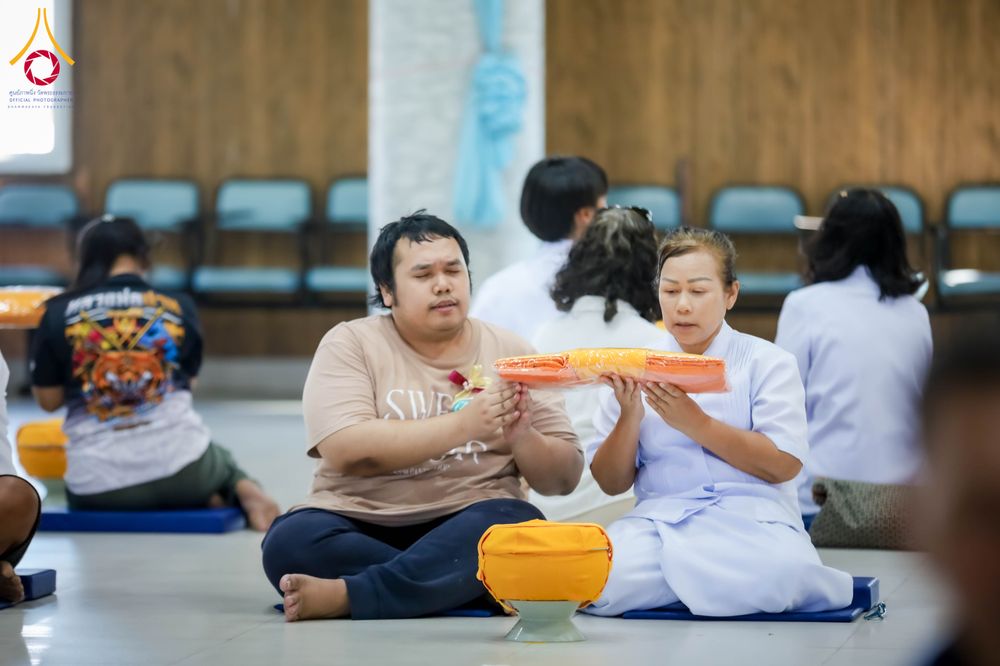 ภาพ No.317462:วันอาทิตย์ ที่ 29 มีนาคม พ.ศ.2569  พิธีปลงผม , พิธีขอขมามอบบาตรและผ้าไตร , พิธีบรรพชา ณ ศูนย์ปฏิบัติธรรมสมุทรปราการ จำนวน 42 รูป