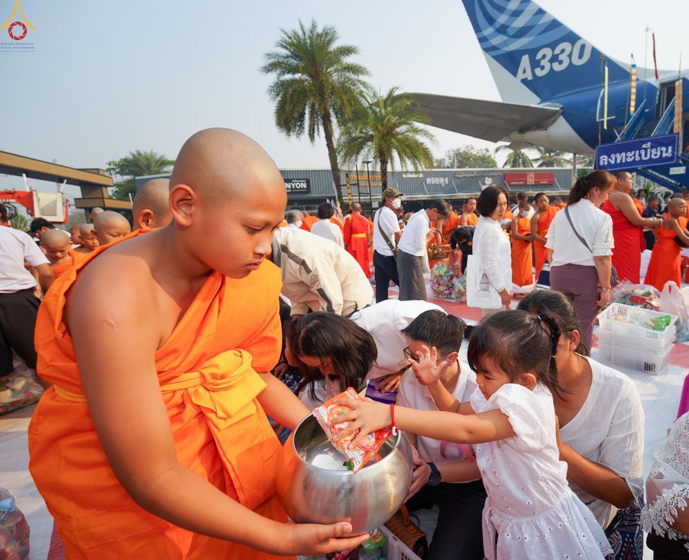 ภาพ No.321070:วันอาทิตย์ที่ 12 เมษายน พ.ศ 2569 พิธีตักบาตรปี๋ใหม่เมืองพระภิกษุสงฆ์ 339 รูป  อุทิศถวายพระราชกุศลสมเด็จพระนางสิริกิติ์  พระบรมราชินีนาถ พระบรมราชชนนีพันปีหลวง และฉลองเมืองแม่แตงครบรอบ 119 ปี ณ ลานโรงแรมแอร์ไดมอนด์ อำเภอแม่แตง จังหวัดเชียงใหม่