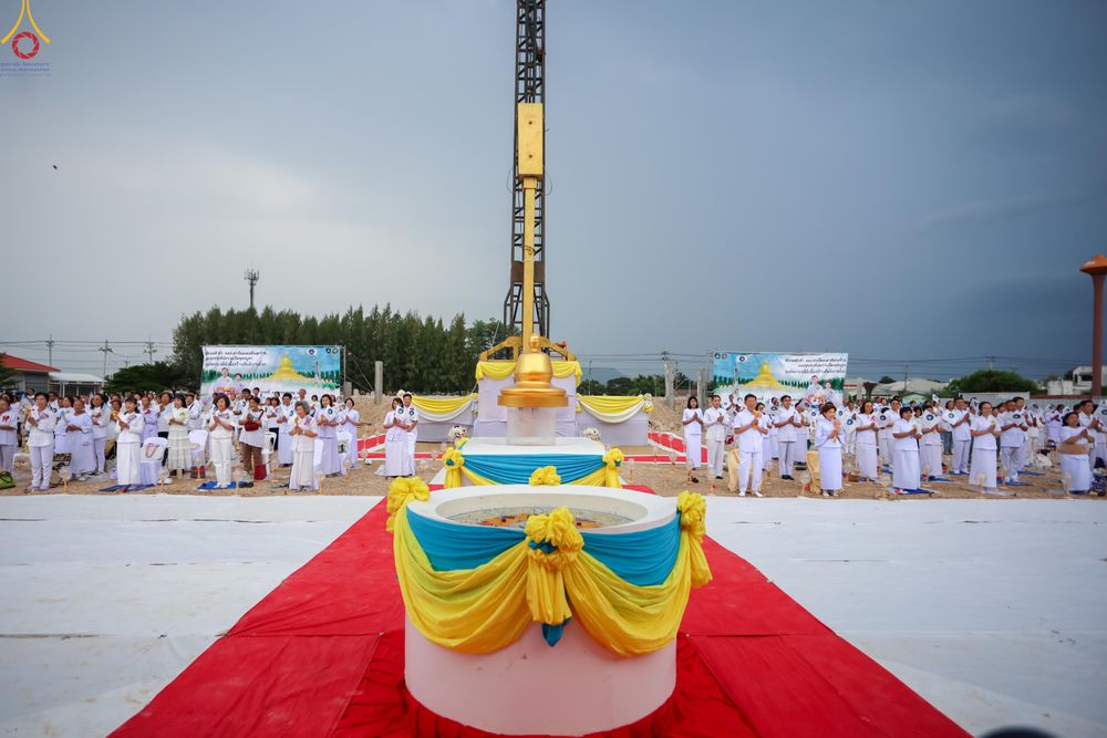 ภาพ No.339439:วันอังคารที่ 14  กรกฎาคม 2569 พิธีทอดผ้าป่าและพิธีตอกเสาเข็มมงคลต้นสุดท้าย องค์พระเจดีย์เพื่อสร้างสันติภาพโลก  ณ ธุดงคสถานพัฒนานิคม อ.พัฒนาพิคม จ.ลพบุรี