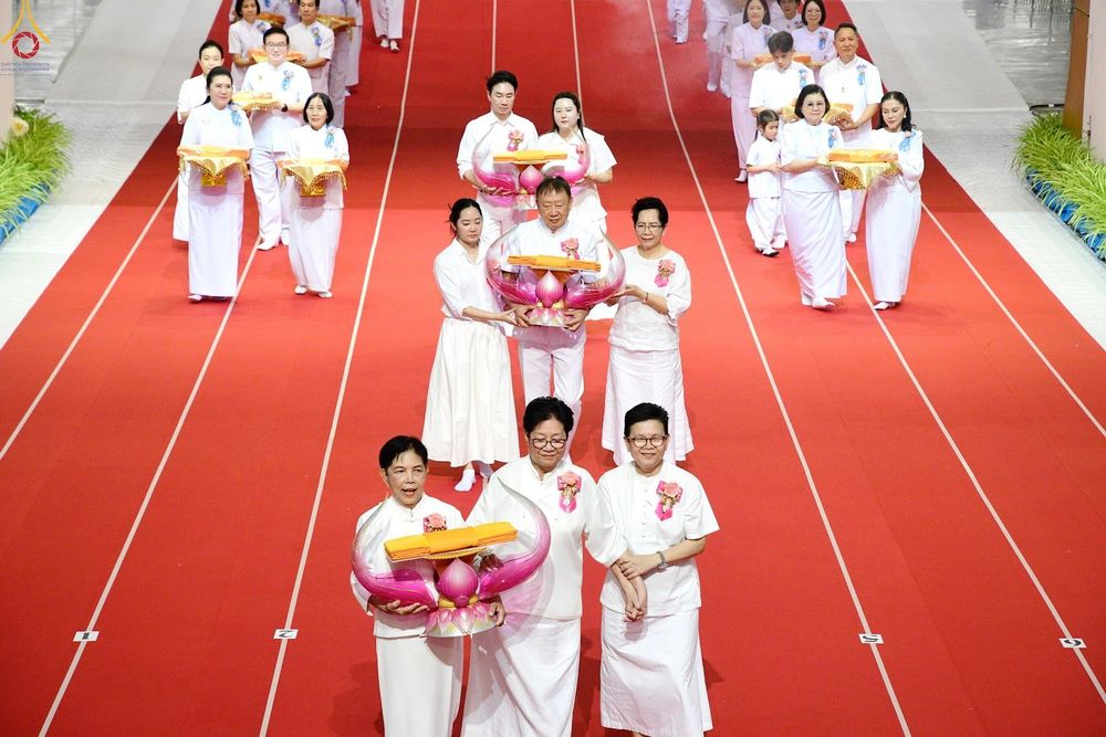 ภาพ No.345635:วันพฤหัสบดีที่ 27 สิงหาคม พ.ศ.2569 พิธีทอดผ้าป่าเพื่อถวายอุปกรณ์สื่อโสตทัศน์ อาคาร 82 ปี หลวงพ่อธัมมชโย พิธีทอดผ้าป่าสมทบกฐินวัดพระธรรมกาย และสมทบกฐิน 30,000 กว่าวัดทั่วไทย ครั้งที่ 1 ประจำปี พุทธศักราช 2569 ณ วัดพระธรรมกาย ปทุมธานี