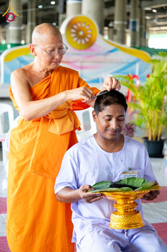 ภาพ No.339783:วันที่ 19 กรกฎาคม พ.ศ.2569 พิธีตัดปอยผม โครงการบวชพระนานาชาติ AEC และ WAB รุ่นที่ 10 THE AEC & INTERNATIONAL ORDINATION PROGRAM ณ มหารัตนวิหารคด 30 วัดพระธรรมกาย ปทุมธานี