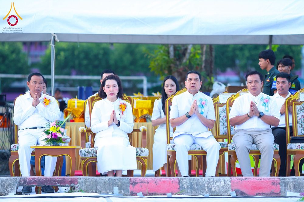 ภาพ No.281492:วันอาทิตย์ที่ 28 ธันวาคม พ.ศ.2568 ตักบาตรพระ 1000 รูป ปีที่ 1 ทำบุญเมืองสตูลส่งท้ายปี ณ หน้าโรงเรียนสตูลวิทยา จ.สตูล