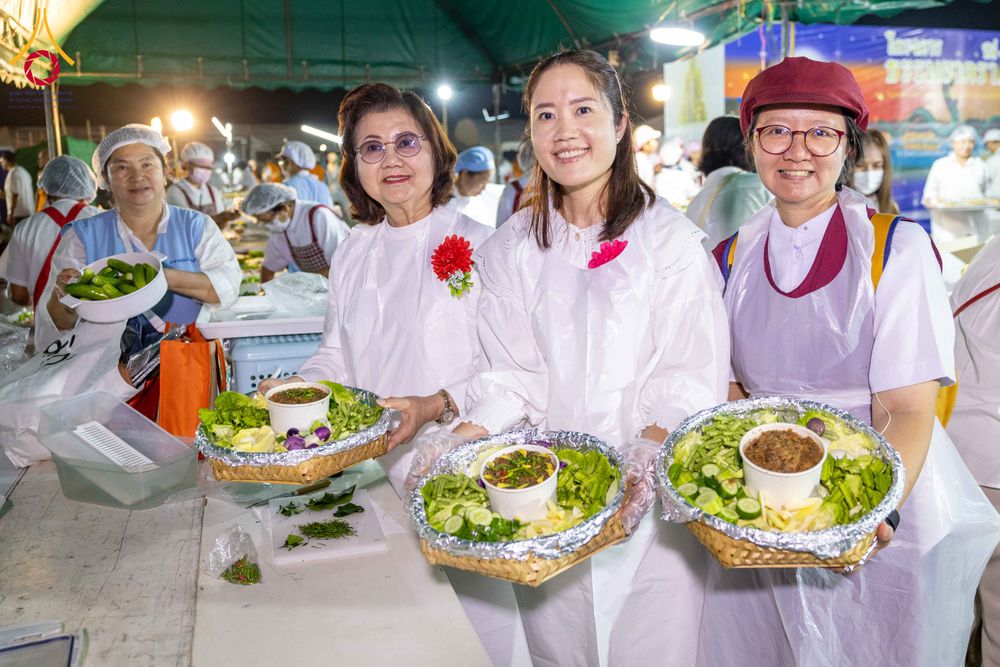 ภาพ No.299098:วันที่ 21 มกราคม พ.ศ. 2569 พิธีถวายภัตตาหารเป็นสังฆทาน แด่พระธรรมยาตรา ณ อนุสรณ์สถานบางปลา วัดบางปลา อำเภอบางเลน จังหวัดนครปฐม ในโครงการธรรมยาตรา กตัญญูบูชา มหาปูชนียาจารย์ พระมงคลเทพมุนี(สด จนฺทสโร) พระผู้ปราบมาร อนุสรณ์สถาน 7 แห่ง ปีที่ 14