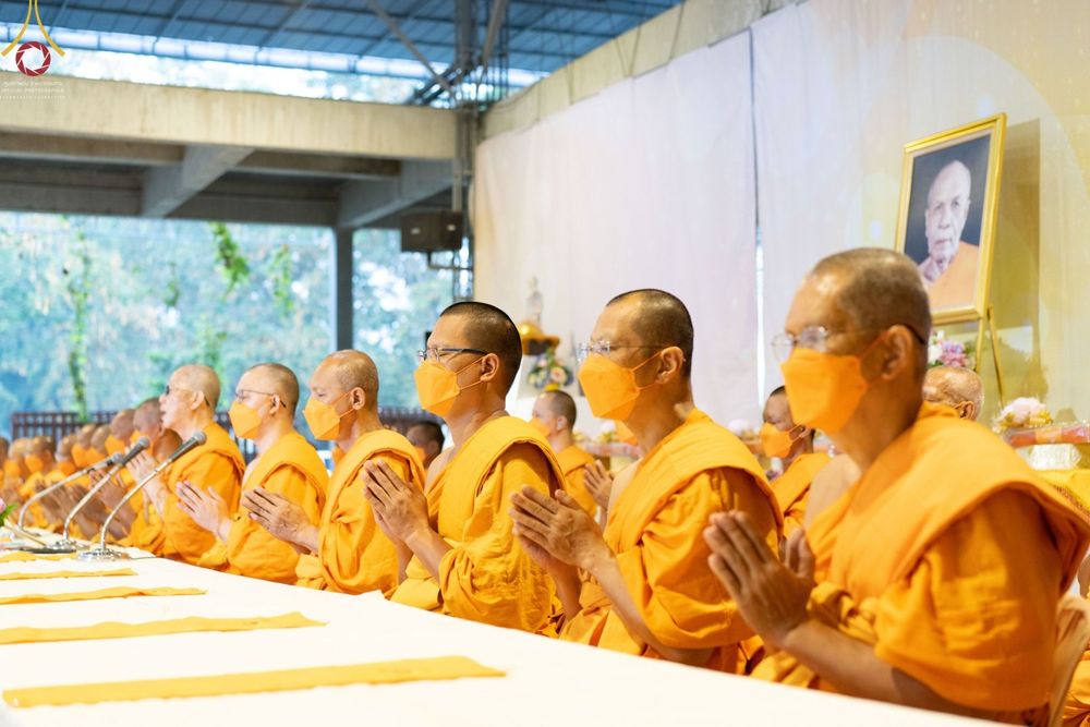 ภาพ No.71754:พิธีถวายภัตตาหารเป็นสังฆทาน แด่คณะพระธรรมยาตราฯ ในโครงการธรรมยาตรากตัญญูบูชา มหาปูชนียาจารย์ พระมงคลเทพมุนี(สด จนฺทสโร) พระผู้ปราบมาร อนุสรณ์สถาน 7 แห่ง ปีที่ 11 วันที่ 17 มกราคม พ.ศ. 2566