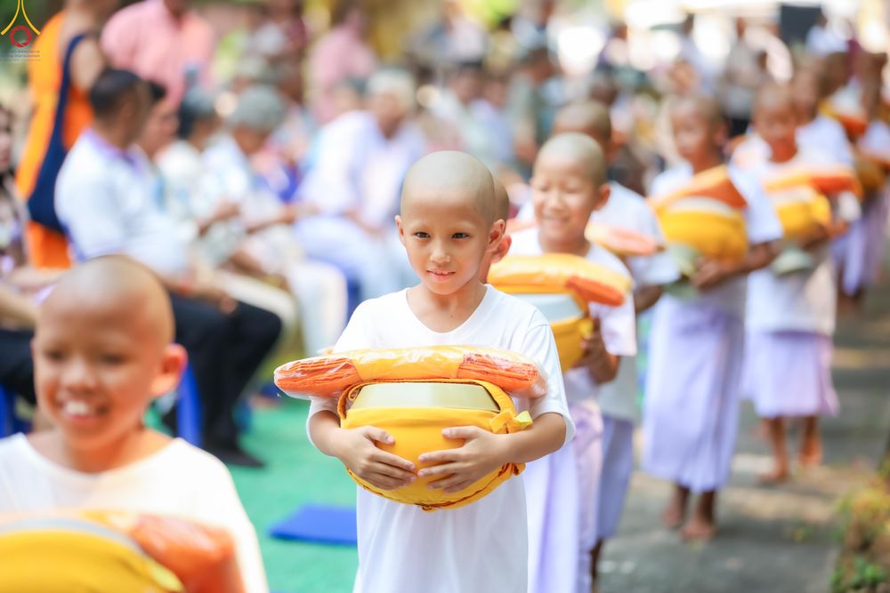 ภาพ No.317974:วันพฤหัสบดีที่ 2 เมษายน พ.ศ.2569 พิธีปลงผม , พิธีขอขมามอบบาตรและผ้าไตร , พิธีบรรพชาสามเณร จำนวน 28 รูป   ณ วัดโซกเป็ดอภิญญาโณ ต.เมืองเก่า อ.เมือง จ.สุโขทัย