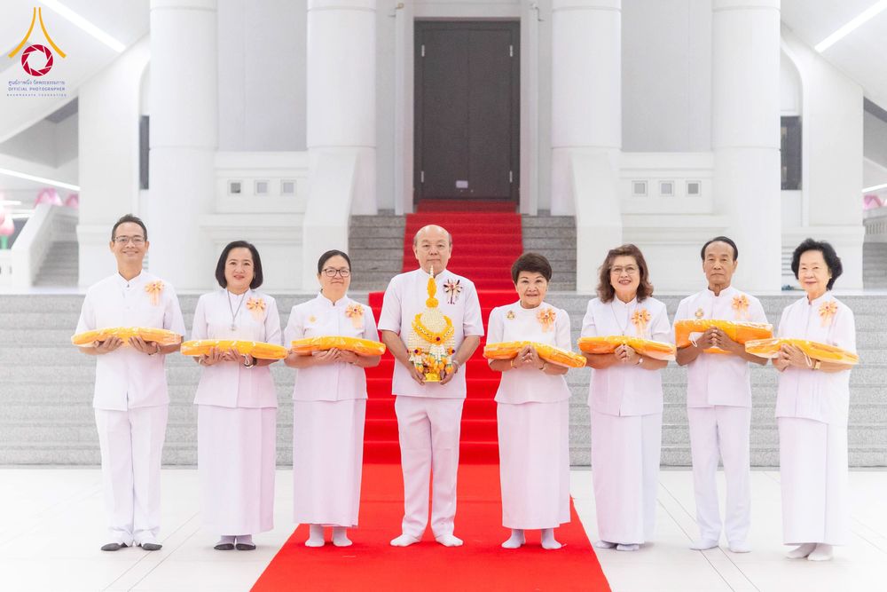 ภาพ No.298012:วันเสาร์ที่ 17 มกราคม พ.ศ. 2569 พิธีบรรพชาอุปสมบท โครงการอุปสมบทหมู่ บูชาธรรมครบ 117 ปี คุณยายอาจารย์มหารัตนอุบาสิกาจันทร์ ขนนกยูง  ณ อุโบสถพระไตรปิฎก วัดพระธรรมกาย