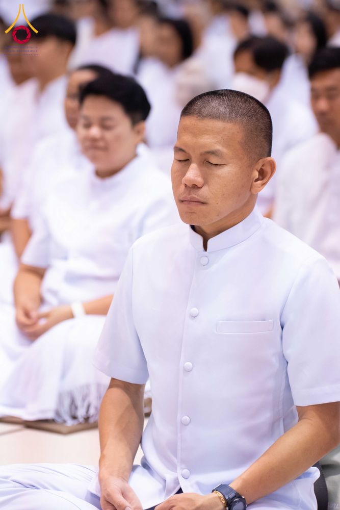 ภาพ No.337964:วันอาทิตย์ต้นเดือน 5 กรกฎาคม พ.ศ.2569 สัมมนาพิเศษ พิธีมอบพระของขวัญ ณ ห้องแก้วสารพัด1 วัดพระธรรมกาย