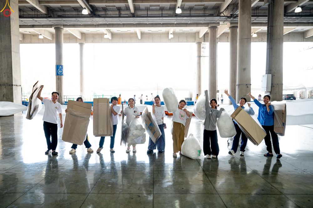 ภาพ No.322250:วันที่ 14 เมษายน พ.ศ.2569 การเตรียมแผ่นรองนั่ง เพื่องานถวายมหาสังฆทาน 40,000 กว่าวัดทั่วประเทศ วันคุ้มครองโลก 22 เมษายน พ.ศ.2569 วัดพระธรรมกาย