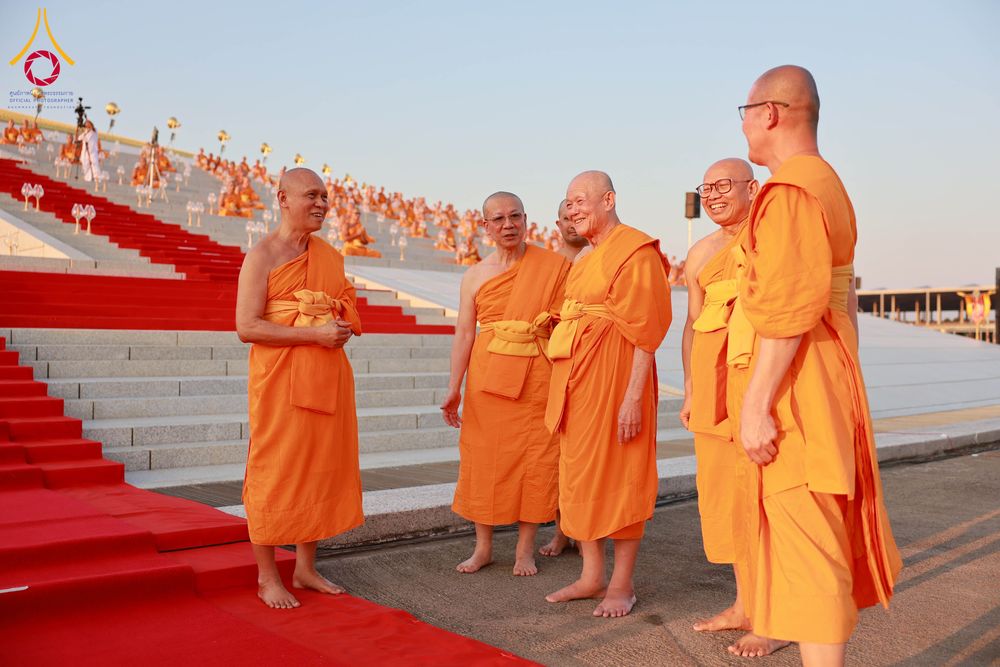 ภาพ No.312021:วันอังคารที่ 3 มีนาคม พ.ศ.2569 พิธีเวียนประทักษิณและจุดมาฆประทีป ณ ลานธรรมพระมหาธรรมกายเจดีย์ วัดพระธรรมกาย