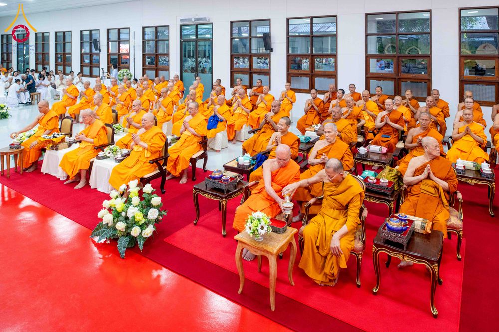 ภาพ No.314475:วันพฤหัสบดีที่ 19 มีนาคม พ.ศ. 2569 พิธีบำเพ็ญกุศล คุณพ่อณรงค์ จินตมากุล โยมบิดา พระครูปลัดรัตนวีรวัฒน์ (รังสฤษดิ์ อิทฺธิจินตโก) ที่ปรึกษาเจ้าคณะจังหวัดปทุมธานี เจ้าอาวาสวัดพระธรรมกาย  ณ ห้องปลูกศรัทธา 2 วัดพระธรรมกาย ปทุมธานี