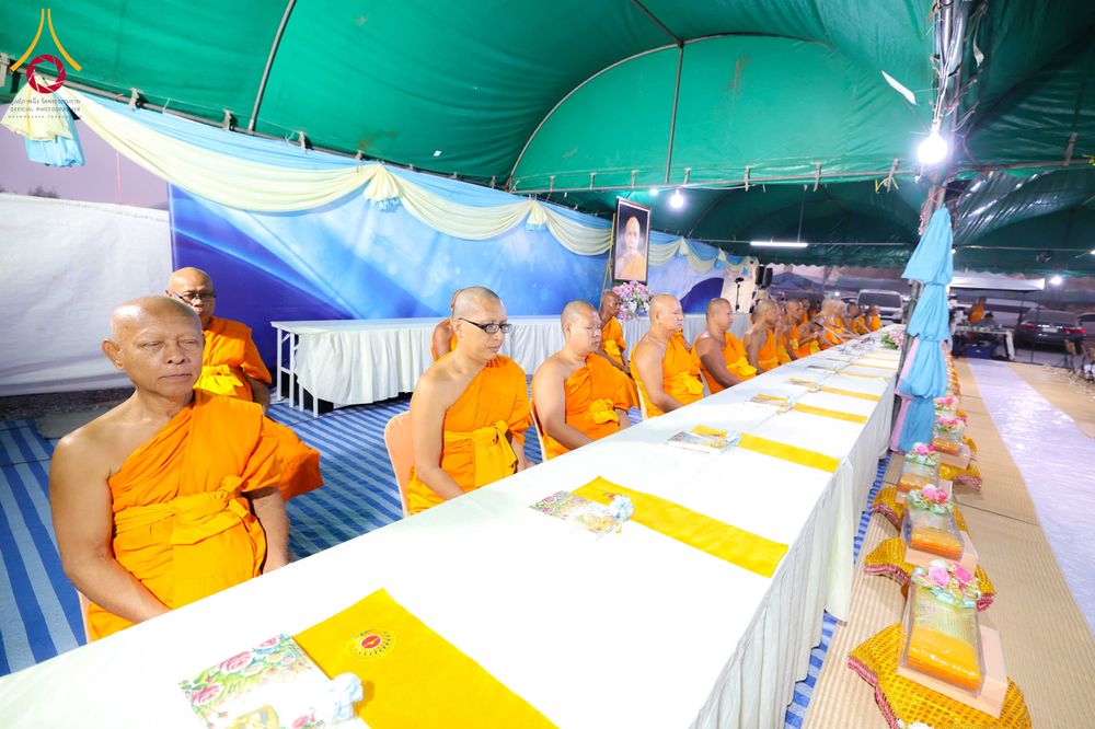 ภาพ No.298606:วันที่ 20 มกราคม พ.ศ. 2569 พิธีถวายภัตตาหารเป็นสังฆทาน แด่พระธรรมยาตรา ณ อนุสรณ์สถานบางปลา วัดบางปลา อำเภอบางเลน จังหวัดนครปฐม ในโครงการธรรมยาตรา กตัญญูบูชา มหาปูชนียาจารย์ พระมงคลเทพมุนี(สด จนฺทสโร) พระผู้ปราบมาร อนุสรณ์สถาน 7 แห่ง ปีที่ 14