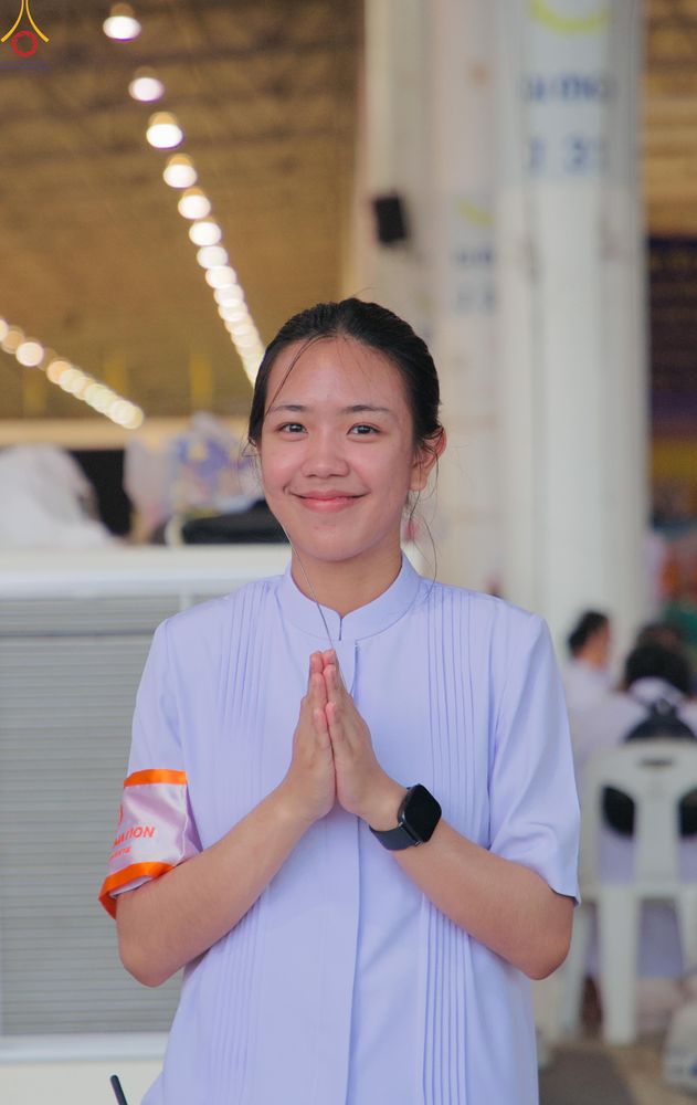 ภาพ No.311281:วันอาทิตย์ต้นเดือนที่ 1 มีนาคม พ.ศ.2569 พิธีตักบาตร และ พิธีบูชาข้าวพระ ณ สภาธรรมกายสากล วัดพระธรรมกาย