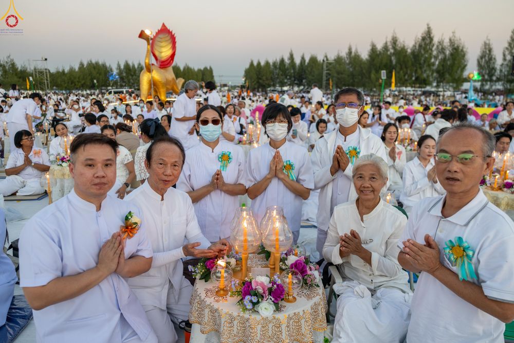 ภาพ No.302175:วันที่ 23 มกราคม พ.ศ. 2569 พิธีจุดประทีปธรรมถวายเป็นพุทธบูชา (ภาพชุดที่ 2) และบูชาธรรมมหาปูชนียาจารย์  ณ อนุสรณ์สถานลำดับที่ 5 สถานที่เผยแผ่วิชชาธรรมกายครั้งแรก อนุสรณ์สถานบางปลา วัดบางปลา อำเภอบางเลน จังหวัดนครปฐม ในโครงการธรรมยาตรา กตัญญูบูชา มหาปูชนีย