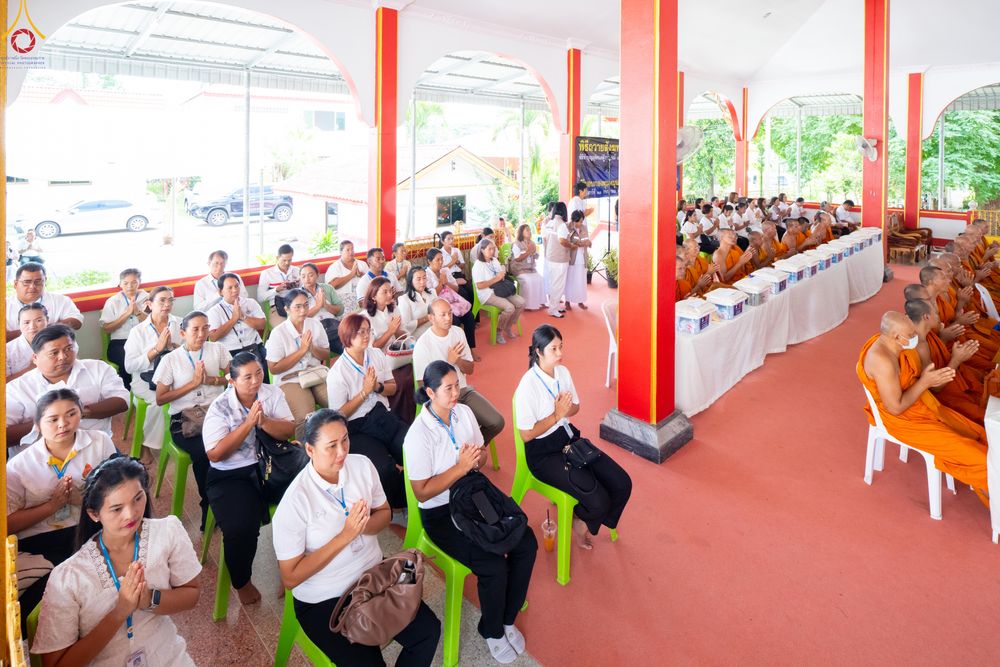 ภาพ No.339256:วันเสาร์ที่ 27 มิถุนายน พ.ศ. 2569 พิธีตักบาตรแด่คณะสงฆ์ 323 วัด 4 จังหวัดชายแดนภาคใต้ พิธีถวายสังฆทานแด่คณะสงฆ์ 323 วัด ปีที่ 22 ครั้งที่ 187 พิธีมอบกองทุนหนุนแรงใจช่วยครูใต้ ปีที่ 19 ครั้งที่ 150 และพิธีทำบุญอุทิศส่วนกุศลให้ผู้วายชนม์