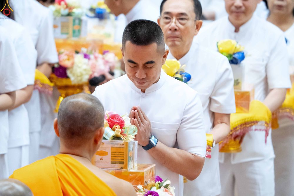 ภาพ No.343681:วันที่ 16 สิงหาคม พ.ศ.2569 พิธีถวายคิลานเภสัช และอุปกรณ์ทางการแพทย์ ณ ห้องแก้วสารพัดนึก2 วัดพระธรรมกาย