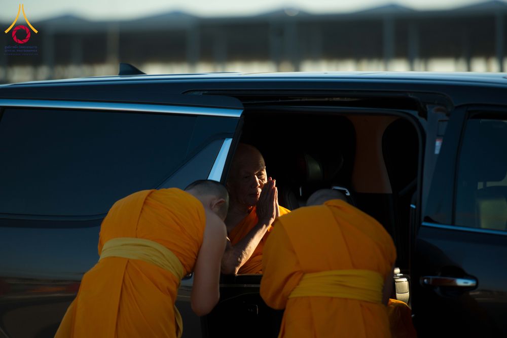 ภาพ No.285310:วันจันทร์ที่ 15 ธันวาคม พ.ศ.2568  บันทึกภาพหมู่ประวัติศาสตร์ โครงการบรรพชาอุปสมบทหมู่  รุ่นบูชาธรรมมหาปูชนียาจารย์ ประจำปี 2568 ณ ลานธรรมมหาธรรมกายเจดีย์ วัดพระธรรมกาย