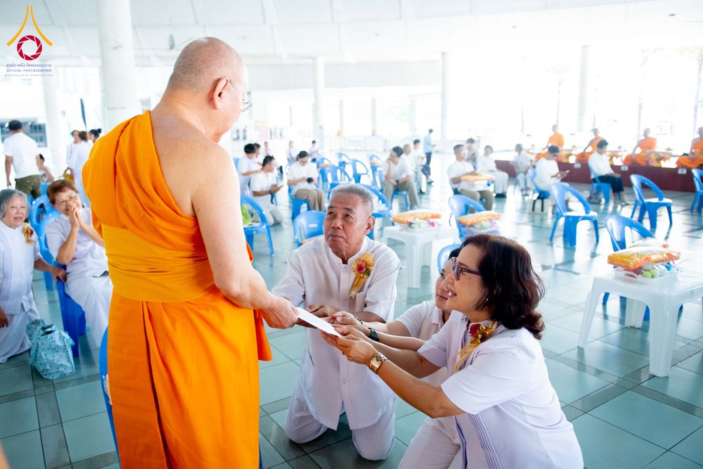 ภาพ No.315401:วันที่ 20 มีนาคม พ.ศ. 2569 พิธีเจริญพระพุทธมนต์ เนื่องในวาระอายุวัฒนมงคล 75 ปี พระเดชพระคุณพระภาวนาธรรมวิเทศ วิ. (ภูเบศ ฌานาภิญโญ) ผู้ช่วยเจ้าอาวาสวัดพระธรรมกาย และเจ้าอาวาสวัดพระธรรมกายเบเนลักซ์ ประเทศเบลเยียม  ณ หอฉันคุณยายอาจารย์ฯ วัดพระธรรมกาย