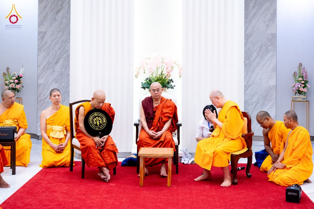 ภาพ No.325531:วันที่ 23 เมษายน พ.ศ.2569 หลวงพ่อทัตตชีโว รองเจ้าอาวาสวัดพระธรรมกาย ถวายการต้อนรับและปฏิสันถารคณะสงฆ์เมียนมาร์และเนปาล