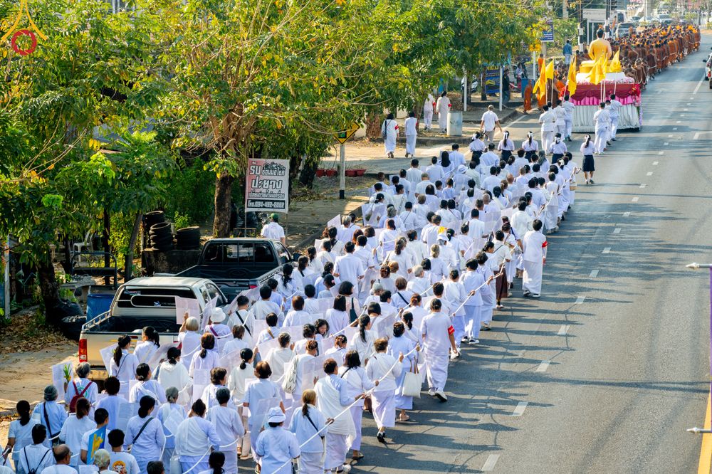 ภาพ No.310529:วันอาทิตย์ที่ 22 กุมภาพันธ์ พ.ศ. 2569 พิธีอัญเชิญพระประธาน “พระธรรมกาย” เพื่อไปประดิษฐาน ณ ธุดงเข้าสถานอำนาจเจริญ จังหวัดอำนาจเจริญ