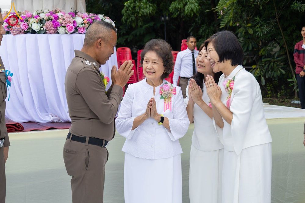 ภาพ No.351530:วันที่ 22 กันยายน พ.ศ. 2569  พิธีตักบาตรสามเณรธรรมทายาท โครงการบรรพชาพัฒนาคุณธรรม จริยธรรม  สำหรับนักเรียนนายสิบตำรวจ (นสต.) รุ่นที่ 16 ศูนย์ฝึกอบรมตำรวจภูธรภาค 1  ณ วัดพระพุทธบาทราชวรมหาวิหาร