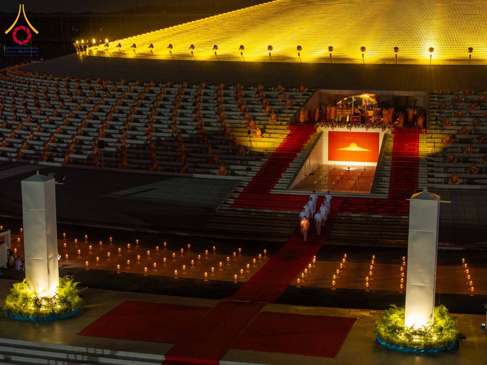 ภาพ No.312242:วันอังคารที่ 3 มีนาคม พ.ศ.2569 พิธีเวียนประทักษิณและจุดมาฆประทีป (ภาพชุดที่ 2) ณ ลานธรรมพระมหาธรรมกายเจดีย์ วัดพระธรรมกาย