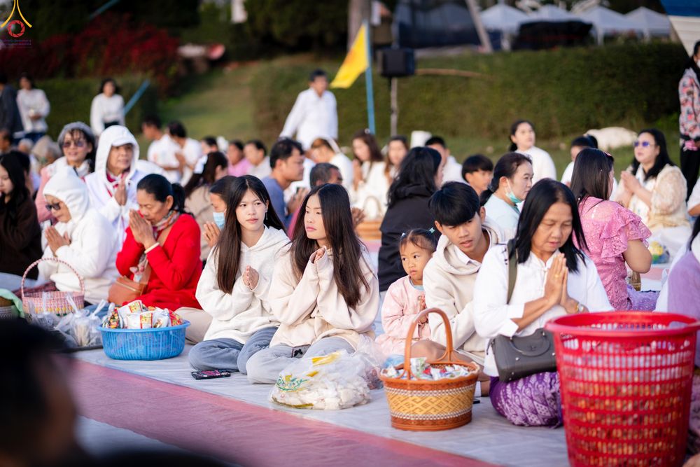 ภาพ No.281367:วันเสาร์ที่ 27 ธันวาคม พ.ศ.2568 พิธีตักบาตรพระ ๑,๐๐๐ รูป   เพื่อความเป็นสิริมงคลแก่ชีวิตและแผ่นดินไทย  มหากุศลครั้งยิ่งใหญ่แห่งปี ส่งท้ายปีเก่า ต้อนรับปีใหม่  ณ ถนนหน้าที่ว่าการอำเภอภูเรือ จังหวัดเลย