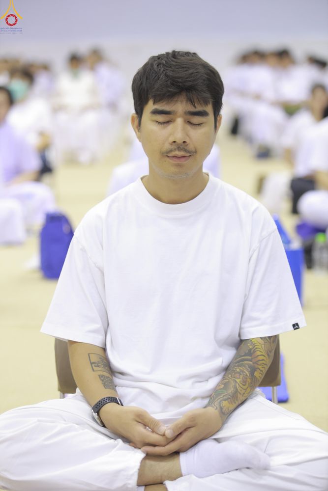 ภาพ No.311408:วันอาทิตย์ต้นเดือนที่ 1 มีนาคม พ.ศ.2569 พิธีตักบาตร และ พิธีบูชาข้าวพระ ณ สภาธรรมกายสากล วัดพระธรรมกาย