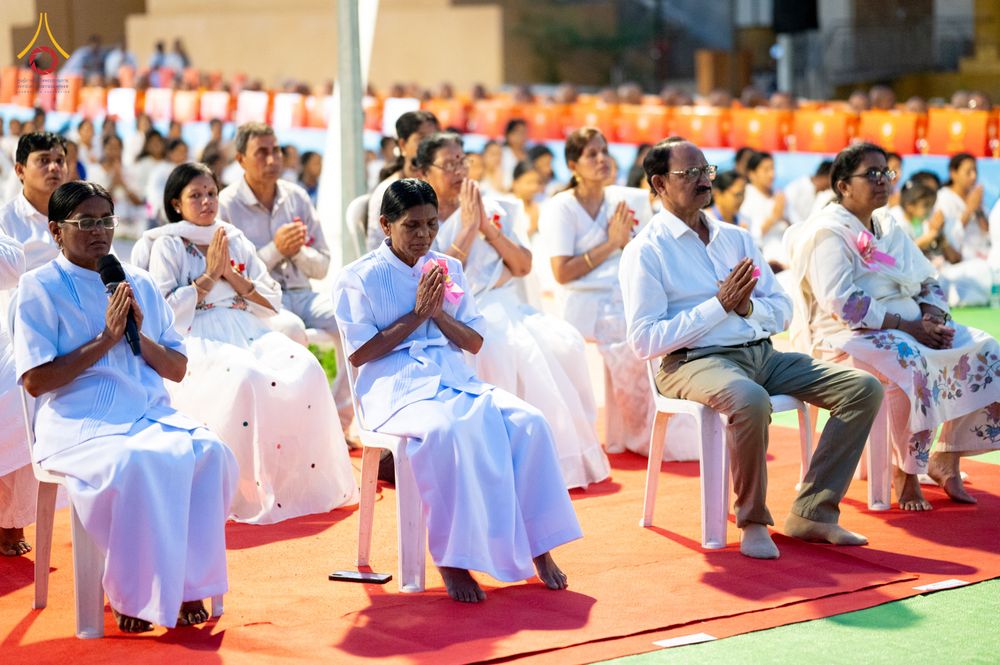 ภาพ No.321753:วันที่ 12 เมษายน พ.ศ.2569 วัดพระธรรมกาย ร่วมกับพุทธสภาแห่งอินเดีย ถวายมหาสังฆทาน 135 วัด ดร.ภีมราว รามชี อัมเบดการ์ (Dr. B.R. Ambedkar) รัฐบุรุษผู้ฟื้นฟูพระพุทธศาสนา ณ วัดพุทธสันติวันธรรมชัย เมืองนาคปูร์ รัฐมหาราษฏระ สาธารณรัฐอินเดีย