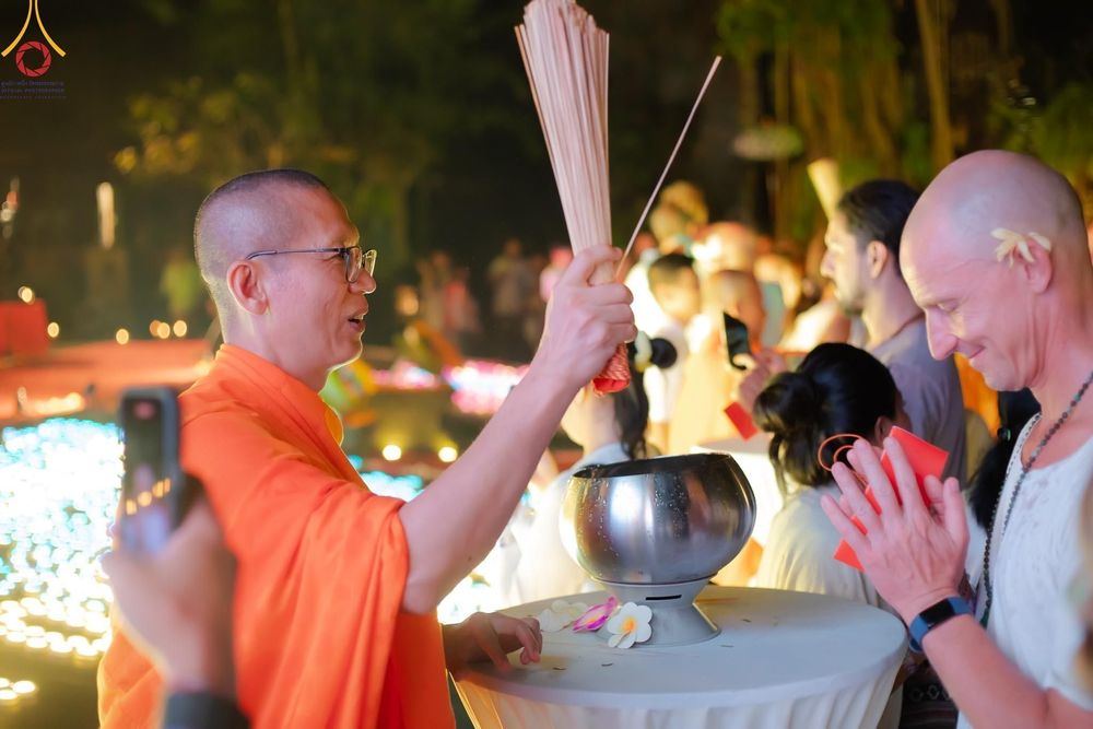 ภาพ No.156595:วัดพุทธบาหลีและวัดพระธรรมกาย จัดปฏิบัติธรรมนานาชาติ 1,151 คนจาก 78 ประเทศ ใน "วันสันติภาพสากล" ณ บาหลี อินโดนีเซีย วันเสาร์ที่ 21 กันยายน พ.ศ. 2567 เวลา 16.00-21.00 น. ณ พิพิธภัณฑ์ ARMA เมืองอูบุด จังหวัดบาหลี ประเทศอินโดนีเซีย