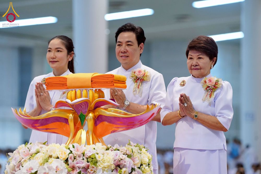 ภาพ No.264636:วันอาทิตย์ที่ 2 พฤศจิกายน พ.ศ. 2568 พิธีทอดกฐินสามัคคี ณ สภาธรรมกายสากล วัดพระธรรมกาย