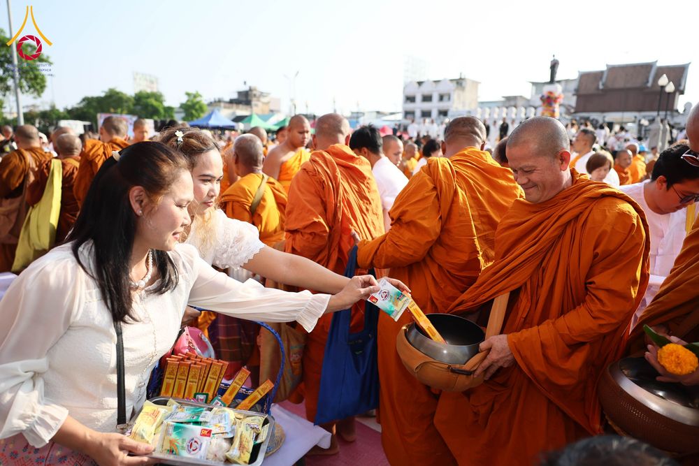 ภาพ No.312921:วันอาทิตย์ที่ 8 มีนาคม พ.ศ.2569 ทำบุญเมืองนครราชสีมา 558 ปี ตักบาตรพระ 10,000 รูป (ภาพชุดที่ 2)