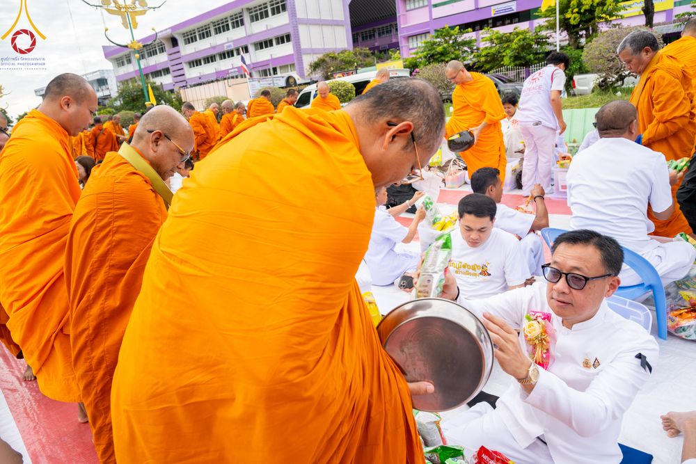 ภาพ No.341181:วันที่ 27 กรกฎาคม พ.ศ. 2569 พิธีตักบาตรพระ 1,000 รูป เมืองพัทลุง  ณ ถนนราเมศวร์ อ.เมือง จ.พัทลุง