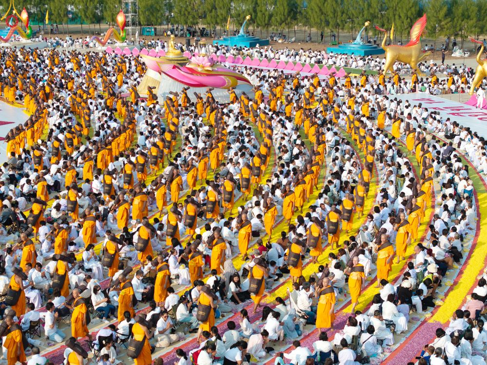 ภาพ No.299651:วันที่ 18 มกราคม พ.ศ. 2569 พิธีต้อนรับพระธรรมยาตรา (ภาพชุดที่ 2) ณ อนุสรณ์สถานลำดับที่ 5  สถานที่เผยแผ่วิชชาธรรมกายครั้งแรก อนุสรณ์สถานบางปลา วัดบางปลา อำเภอบางเลน จังหวัดนครปฐม ในโครงการธรรมยาตรา กตัญญูบูชา มหาปูชนียาจารย์ พระมงคลเทพมุนี(สด จนฺทสโร) พระ