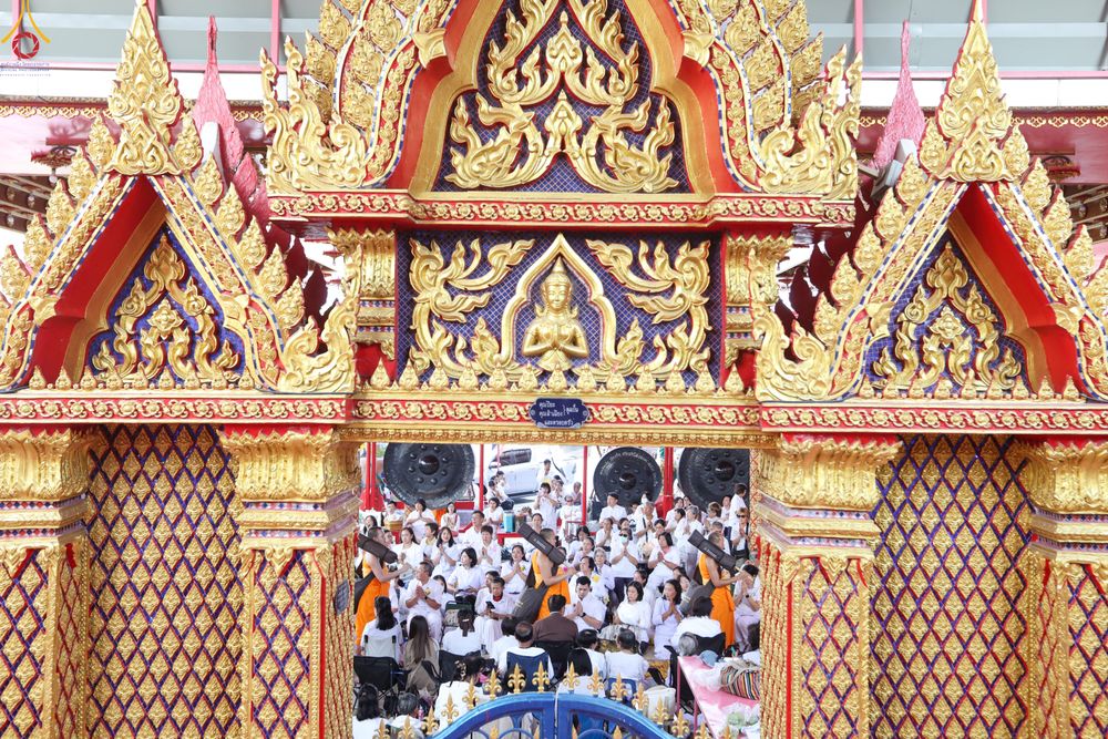 ภาพ No.295036:วันที่ 14 มกราคม พ.ศ. 2569 พิธีต้อนรับพระธรรมยาตรา อนุสรณ์สถานลำดับที่ 4  สถานที่เกิดด้วยกายธรรม ณ วัดโบสถ์บน ต.บางคูเวียง จ.นนทบุรี ในโครงการธรรมยาตรา กตัญญูบูชา มหาปูชนียาจารย์ พระมงคลเทพมุนี(สด จนฺทสโร) พระผู้ปราบมาร อนุสรณ์สถาน 7 แห่ง ปีที่ 14