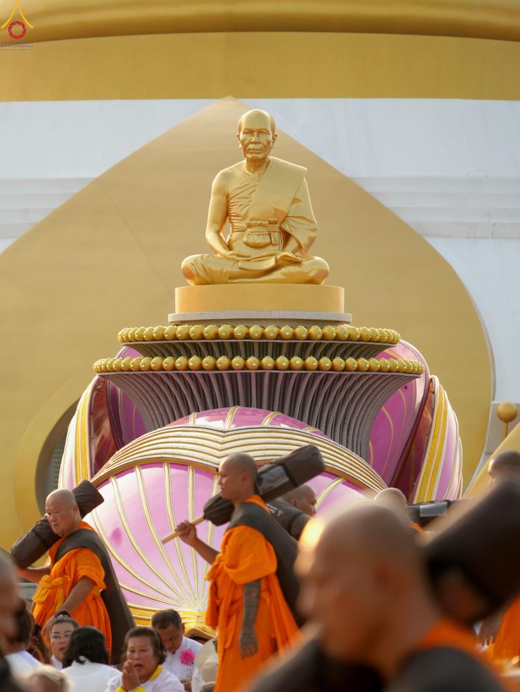 ภาพ No.299538:วันที่ 18 มกราคม พ.ศ. 2569 พิธีต้อนรับพระธรรมยาตรา (ภาพชุดที่ 2) ณ อนุสรณ์สถานลำดับที่ 5  สถานที่เผยแผ่วิชชาธรรมกายครั้งแรก อนุสรณ์สถานบางปลา วัดบางปลา อำเภอบางเลน จังหวัดนครปฐม ในโครงการธรรมยาตรา กตัญญูบูชา มหาปูชนียาจารย์ พระมงคลเทพมุนี(สด จนฺทสโร) พระ