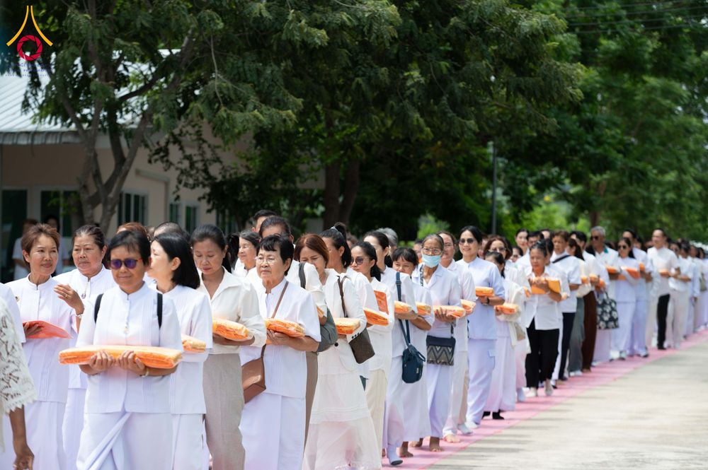 ภาพ No.342022:วันอาทิตย์ที่ 26 กรกฎาคม พ.ศ.2569 พิธีทอดผ้าป่า กลั่นแผ่นดิน โปรยรัตนชาติ   และเทคอนกรีต เสาเข็มเจาะมหามงคลแห่งแรก   สถาปนาองค์พระเจดีย์เพื่อสร้างสันติภาพโลก ณ ศูนย์ปฏิบัติธรรมสระบุรี อ.พระพุทธบาท จ.สระบุรี