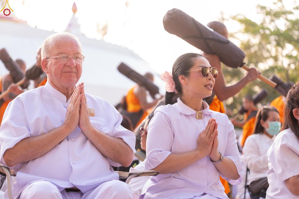 ภาพ No.290538:วันที่ 7 มกราคม พ.ศ. 2569 พิธีต้อนรับพระธรรมยาตรา ณ อนุสรณ์สถานลำดับที่ 2  สถานที่ตั้งมโนปณิธานบวชตลอดชีวิต อนุสรณ์สถานคลองบางนางแท่น (ภาพชุดที่ 2) อ.สามพราน จ.นครปฐม ในโครงการธรรมยาตรา กตัญญูบูชา มหาปูชนียาจารย์ พระมงคลเทพมุนี(สด จนฺทสโร) พระผู้ปราบมาร 