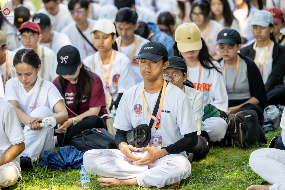ภาพ No.330064:วันที่ 27-29 พฤษภาคม พ.ศ.2569 MBMI Tangerang (Majelis Agama Buddha Mahanikaya) ได้มีการเตรียมงานเพื่อจัดงานวิสาขบูชานานาชาติ  ชึ่งในงานจะมีการจุดประทีปโคมลาน โคมลอย กว่า 20,000 ดวง  เพื่อน้อมถวายเป็นพุทธบูชา และเพื่อเป็นการกระชับสัมพันธมิตรภาพ