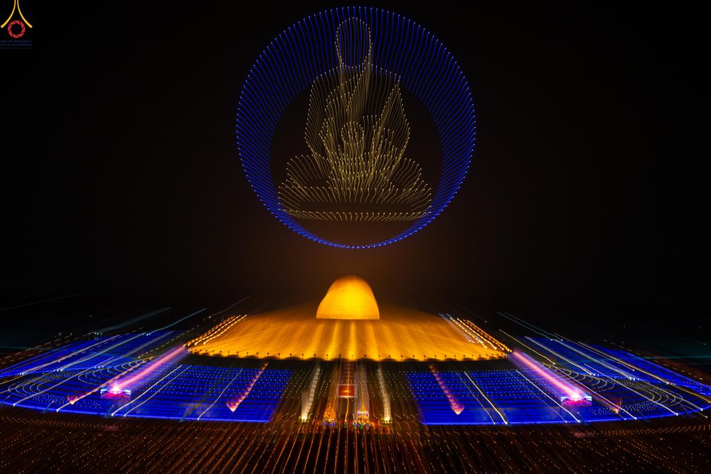 ภาพ No.308124:วันที่ 31 มกราคม พ.ศ. 2569 พิธีจุดประทีปธรรมถวายเป็นพุทธบูชา  และบูชาธรรมมหาปูชนียาจารย์ (ภาพชุดที่ 3) ณ วัดพระธรรมกาย ปทุมธานี ในโครงการธรรมยาตรา กตัญญูบูชา มหาปูชนียาจารย์ พระมงคลเทพมุนี(สด จนฺทสโร) พระผู้ปราบมาร อนุสรณ์สถาน 7 แห่ง ปีที่ 14