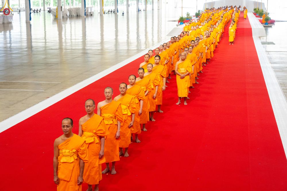 ภาพ No.338944:วันอาทิตย์ที่ 12 กรกฎาคม พ.ศ.2569 พิธีมุทิตาผู้สอบได้เปรียญธรรม ประโยค 1-2 ถึง ป.ธ.9 และ บ.ศ.1-2 ถึง บ.ศ.6 สำนักศาสนศึกษาวัดพระธรรมกาย ประจำปี 2569, พิธีมอบตราตั้งแต่งตั้งอาจารย์ใหญ่ สำนักศาสนศึกษาวัดพระธรรมกาย