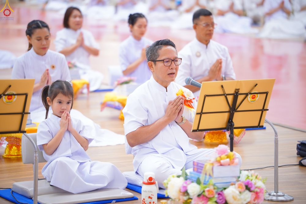 ภาพ No.329044:วันอาทิตย์ที่ 17 พฤษภาคม พ.ศ.2569 พิธีร่วมบุญการศึกษาพระภิกษุสามเณร (หนังสือบาลี นักธรรม ทางก้าวหน้า World-Pec) ณ ห้องแก้วสารพัดนึก 2 วัดพระธรรมกาย