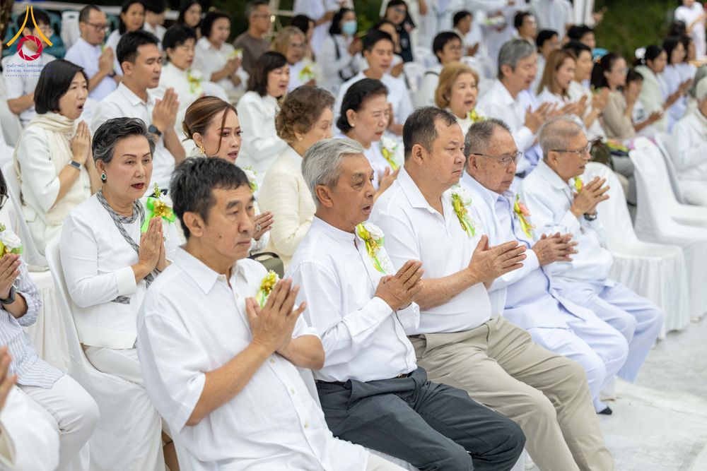 ภาพ No.285890:วันเสาร์ที่ 13 ธันวาคม พ.ศ.2568 พิธีตักบาตรพระภิกษุสามเณร 1,000 รูป ณ บริเวณหน้าอุทยานแห่งชาติเขาใหญ่ อำเภอปากช่อง จ.นครราชสีมา