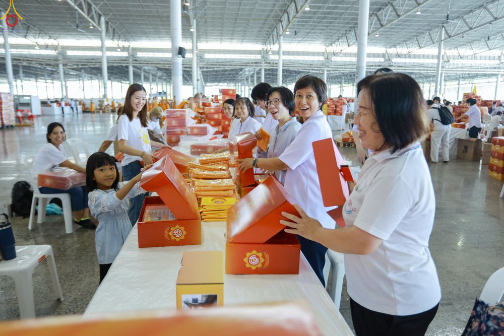 ภาพ No.322120:วันที่ 14 เมษายน พ.ศ.2569 การเตรียมกล่องไทยธรรม วันสุดท้าย เพื่องานถวายมหาสังฆทาน 40,000 กว่าวัดทั่วประเทศ วันคุ้มครองโลก 22 เมษายน พ.ศ.2569 วัดพระธรรมกาย