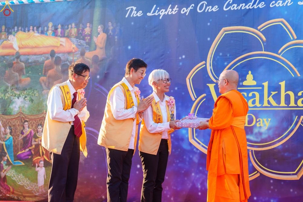 ภาพ No.332709:วันอาทิตย์ที่ 31 พฤษภาคม พ.ศ. 2569 วันวิสาขบูชา ณ วัดพระธรรมกายแคลิฟอร์เนีย  ประเทศสหรัฐอเมริกา