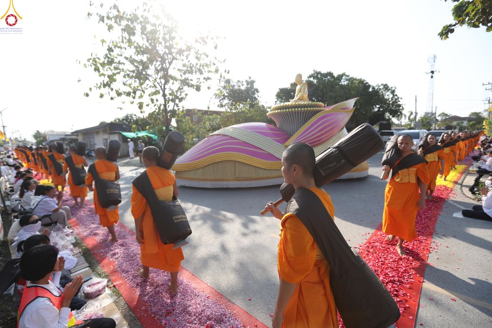 ภาพ No.290452:วันที่ 7 มกราคม พ.ศ. 2569 พิธีต้อนรับพระธรรมยาตรา ณ อนุสรณ์สถานลำดับที่ 2  สถานที่ตั้งมโนปณิธานบวชตลอดชีวิต อนุสรณ์สถานคลองบางนางแท่น (ภาพชุดที่ 2) อ.สามพราน จ.นครปฐม ในโครงการธรรมยาตรา กตัญญูบูชา มหาปูชนียาจารย์ พระมงคลเทพมุนี(สด จนฺทสโร) พระผู้ปราบมาร 