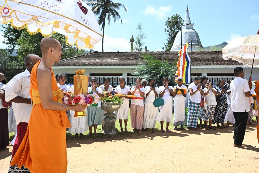 ภาพ No.278725:วันที่ 30 ตุลาคม 2568  กฐินสมทบวัดต่างประเทศ โดยคณะศิษยานุศิษย์  บูชาธรรม 81 ปี หลวงพ่อธัมมชโย  ณ วัดศรีโพธินันทะ ประเทศศรีลังกา