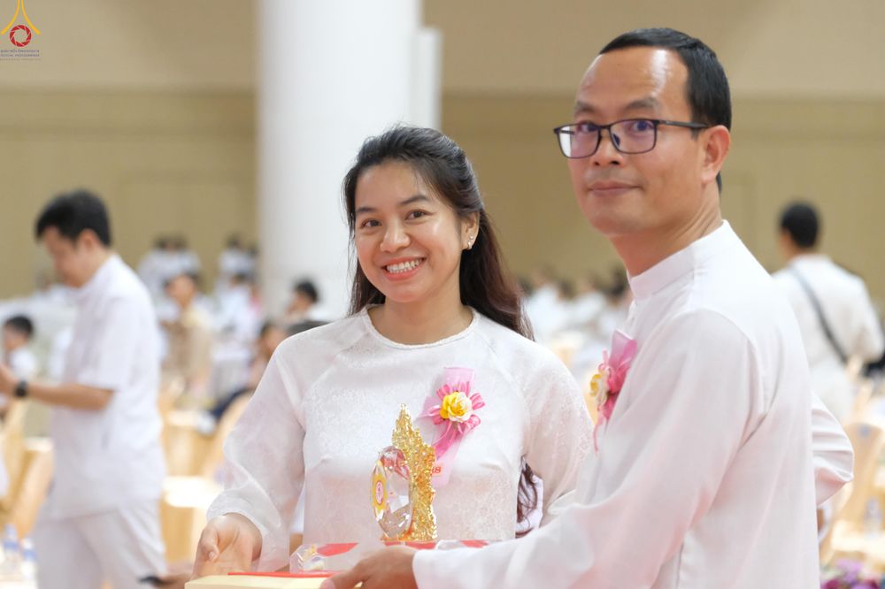 ภาพ No.311947:วันอังคารที่ 3 มีนาคม พ.ศ.2569 พิธีมอบโล่วัชรเกียรติยศ โครงการตอบปัญหาธรรมะทางก้าวหน้า ครั่งที่ 43, พิธีมอบโล่วัชรเกียรติยศ โครงการสอบตอบปัญหาศีลธรรม เพื่อสันติภาพโลก (World-Pec) ครั้งที่ 19 ณ สภาธรรมกายสากล วัดพระธรรมกาย