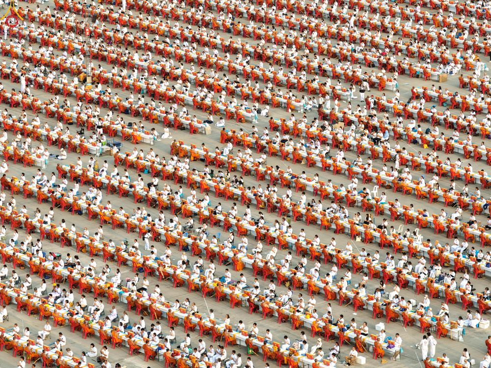 ภาพ No.324034:วันที่ 22 เมษายน พ.ศ.2569 (วันคุ้มครองโลก) พิธีถวายมหาสังฆทาน 40,000 กว่าวัดทั่วประเทศ ณ ลานธรรม พระมหาธรรมกายเจดีย์ วัดพระธรรมกาย