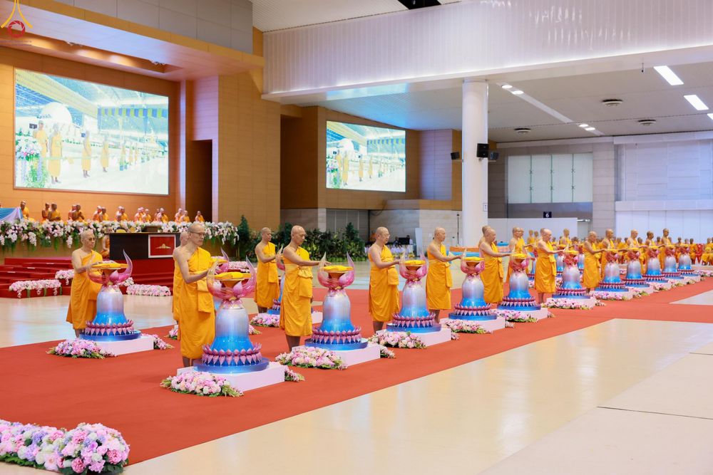 ภาพ No.345695:วันพฤหัสบดีที่ 27 สิงหาคม พ.ศ.2569 พิธีทอดผ้าป่าเพื่อถวายอุปกรณ์สื่อโสตทัศน์ อาคาร 82 ปี หลวงพ่อธัมมชโย พิธีทอดผ้าป่าสมทบกฐินวัดพระธรรมกาย และสมทบกฐิน 30,000 กว่าวัดทั่วไทย ครั้งที่ 1 ประจำปี พุทธศักราช 2569 ณ วัดพระธรรมกาย ปทุมธานี