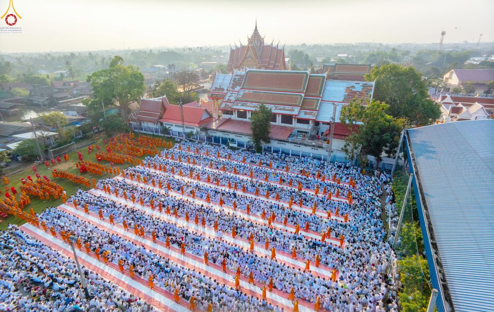 ภาพ No.297628:วันที่ 18 มกราคม พ.ศ. 2569 พิธีตักบาตรพระธรรมยาตรา ณ วัดโบสถ์บน ต.บางคูเวียง จ.นนทบุรี อนุสรณ์สถานลำดับที่ 4 สถานที่เกิดด้วยกายธรรม ในโครงการธรรมยาตรา กตัญญูบูชา มหาปูชนียาจารย์ พระมงคลเทพมุนี(สด จนฺทสโร) พระผู้ปราบมาร อนุสรณ์สถาน 7 แห่ง ปีที่ 14